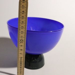 Stilfull blå glasskål – 12,5 cm hög och 14 cm i diameter