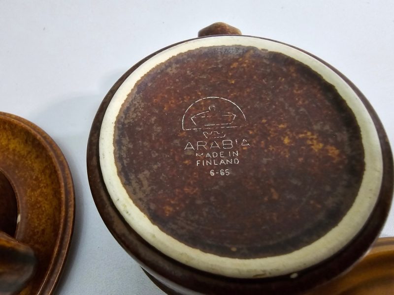 FRUKOSTMUGGAR / JUMBOMUGGAR / CHOKLADMUGGAR, Arabia, "Ruska", Glaserad stengods