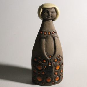 Figurin, kvinna i prickig klänning, höjd 17cm, Bromma keramik, Ninnie Forsgren