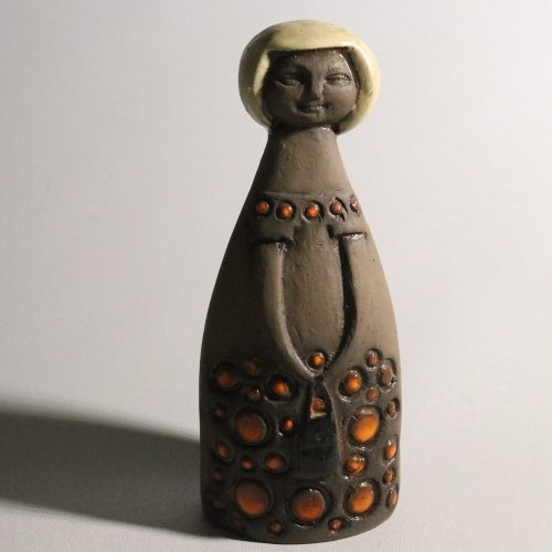 Figurin, kvinna i prickig klänning, höjd 17cm, Bromma keramik, Ninnie Forsgren