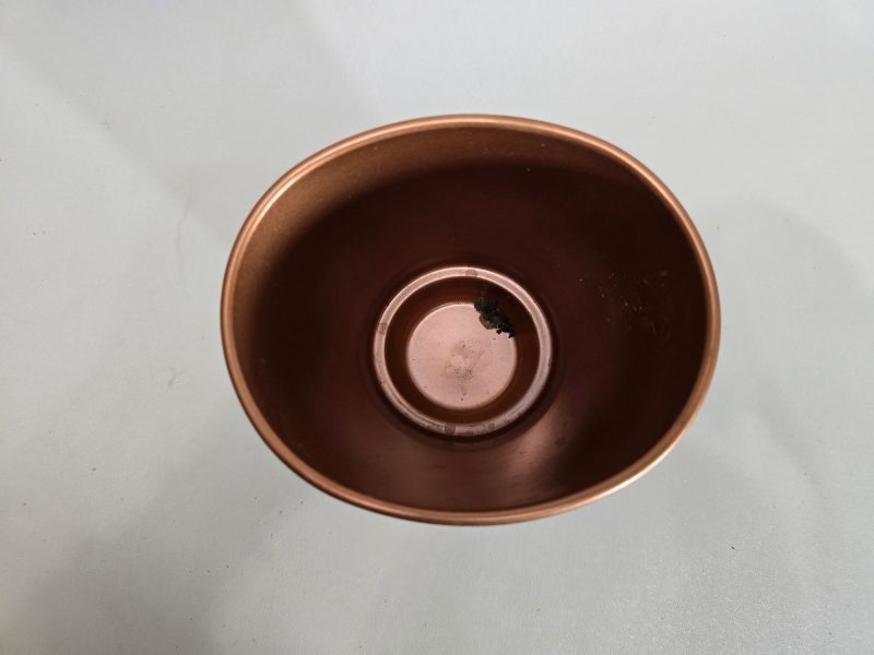 Elegant Kopparfärgad Keramikkruka – Perfekt för Dina Växter!