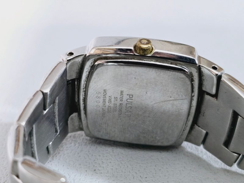 PULSAR WATER RESISTANT ST. STEEL VX82-X320 MOVEMENT JAPAN 580072