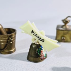 Småföremål, Miniatyrer, 6st föremål, mässing. gulmetall