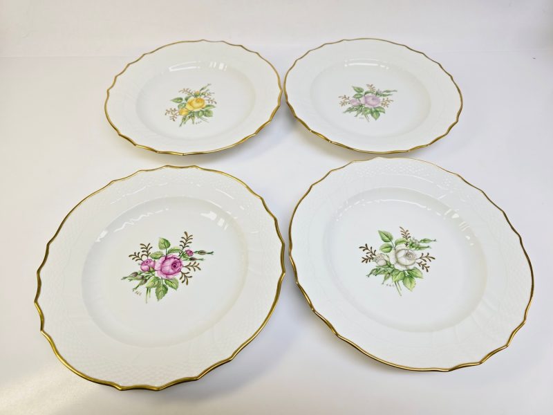 Elegant Set med 4 Tallrikar – Royal Copenhagen Blomsterdekoration
