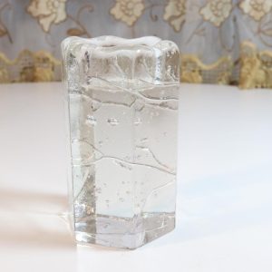 6-kantig ljushållare med bubblor i glaset, troligen Finland
