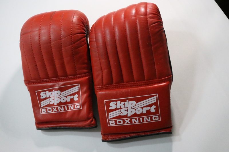 Boxhandskar i röd läder - Skip Sport Boxing
