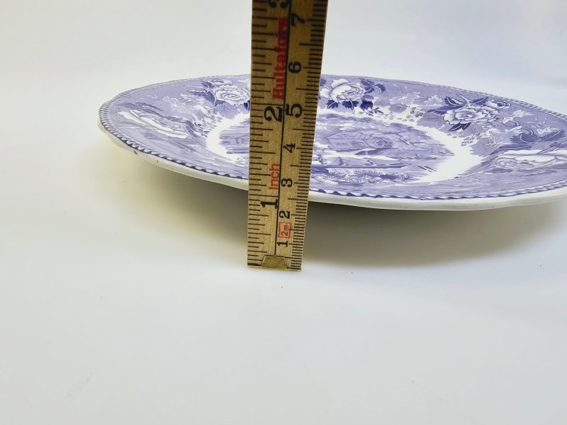 Vintage tallrik med romantiskt landskapsmotiv – ca 25 cm i diameter