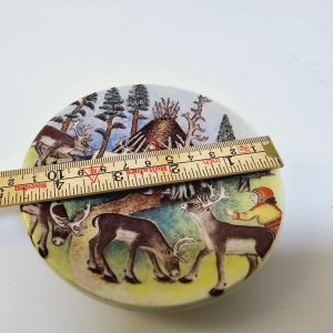 Arabia Finland Samlarfat "Rentiermann im Sommer", 1982 - Design av A. Alariesto