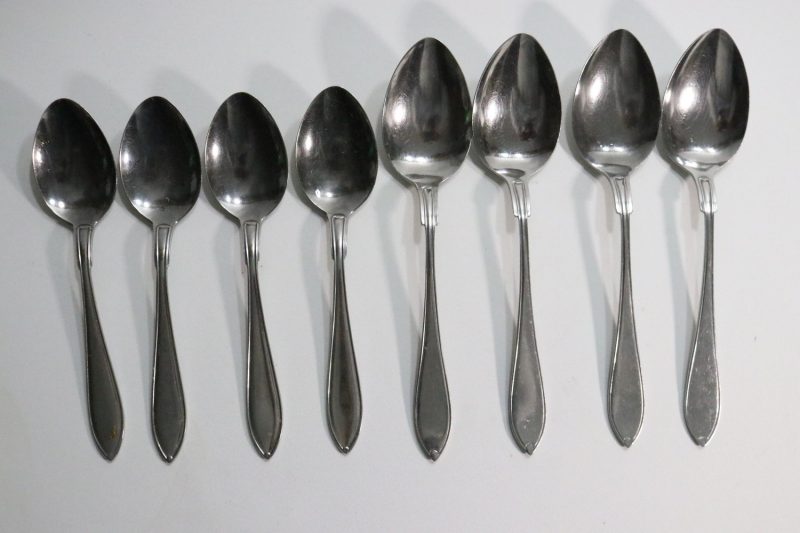 Elegant Set of 8 Vintage Stainless Steel skedar