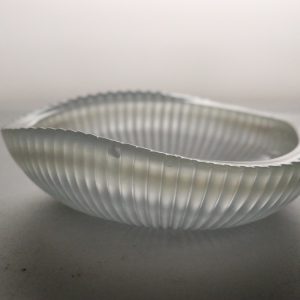Skål med refflad design, frostad