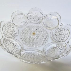 Elegant glasskål med tidlös charm – perfekt för ditt hem!