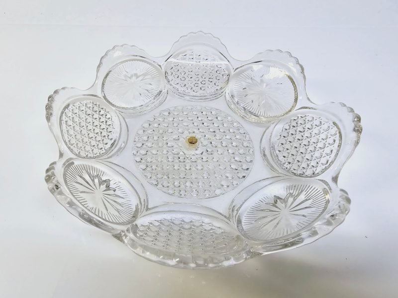 Elegant glasskål med tidlös charm – perfekt för ditt hem!
