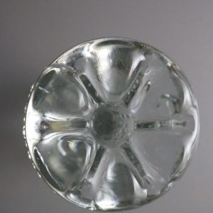 Ljusstake i klarglas, troligen från Svenskt glasbruk