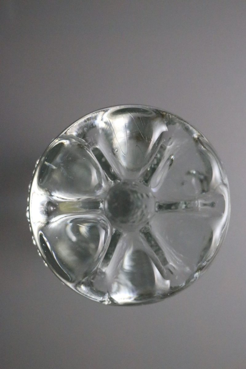 Ljusstake i klarglas, troligen från Svenskt glasbruk