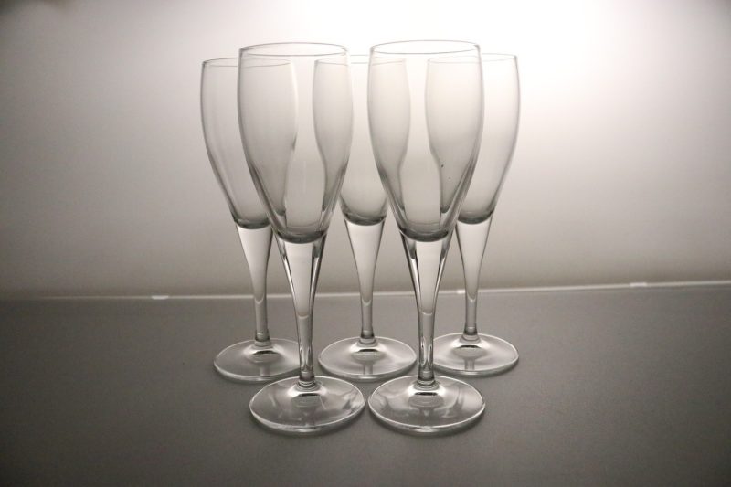 5st  glas på hög fot, H 19,5cm, D 5cm