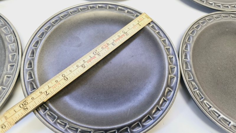 Set om 6 Bo Fajans-assietter i Grått – Vintage Svensk Keramik, 20 cm