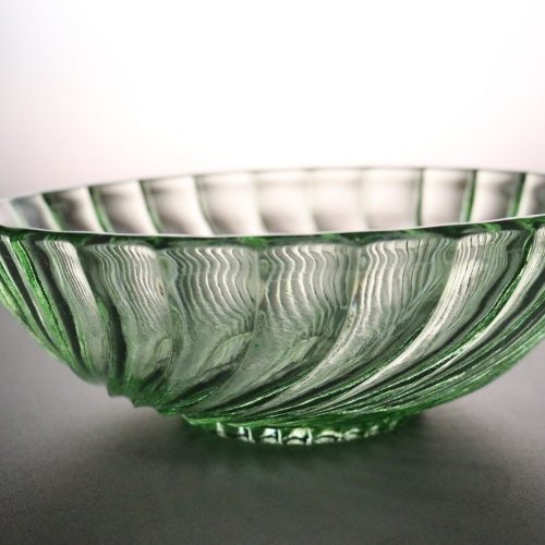 Vintage-Inspirerad Grön Glas Skål - Idealisk för Stilfulla Hem