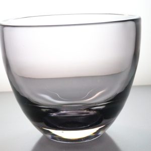 Vacker Skål, färgat glas