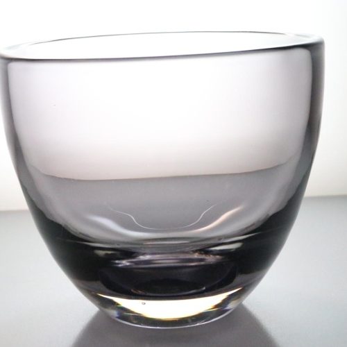 Vacker Skål, färgat glas