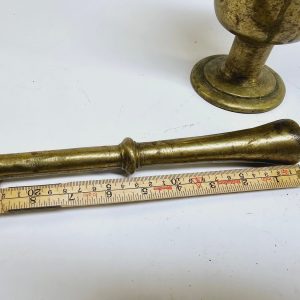 Elegant Antik Mortel – Ett Historiskt Insamlingsobjekt för Det Kl