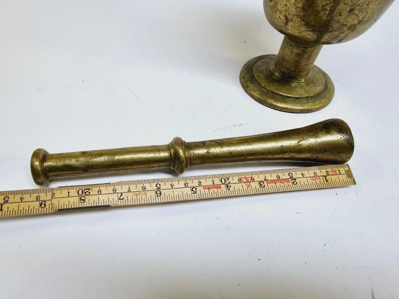 Elegant Antik Mortel – Ett Historiskt Insamlingsobjekt för Det Kl