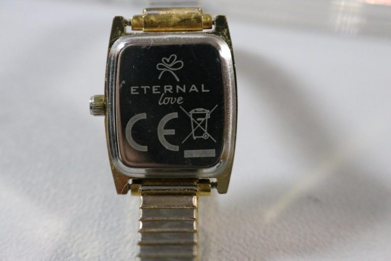 Armbandsur, eternal love quartz