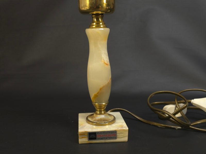 Elegant Bordslampa i Onyx från Zimmermann – Tidlös Design