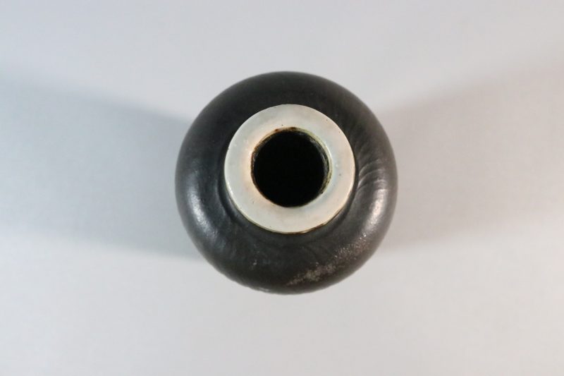VAS, glaserad lergods, ej signerad - 18cm