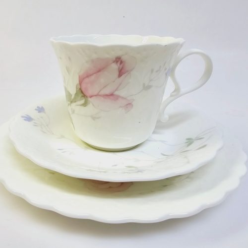 Rosa Somnium" Kaffeservis av Narumi Bone China - Japan