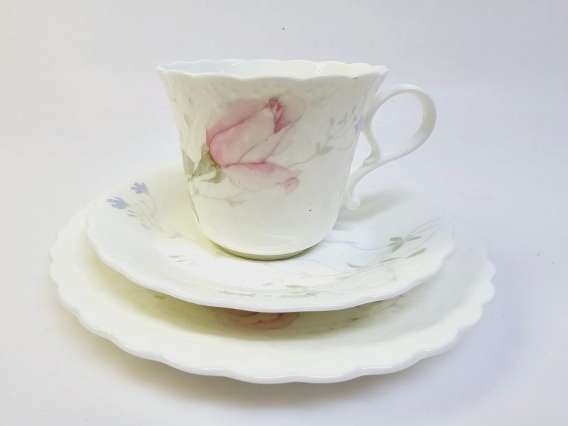 Rosa Somnium" Kaffeservis av Narumi Bone China - Japan