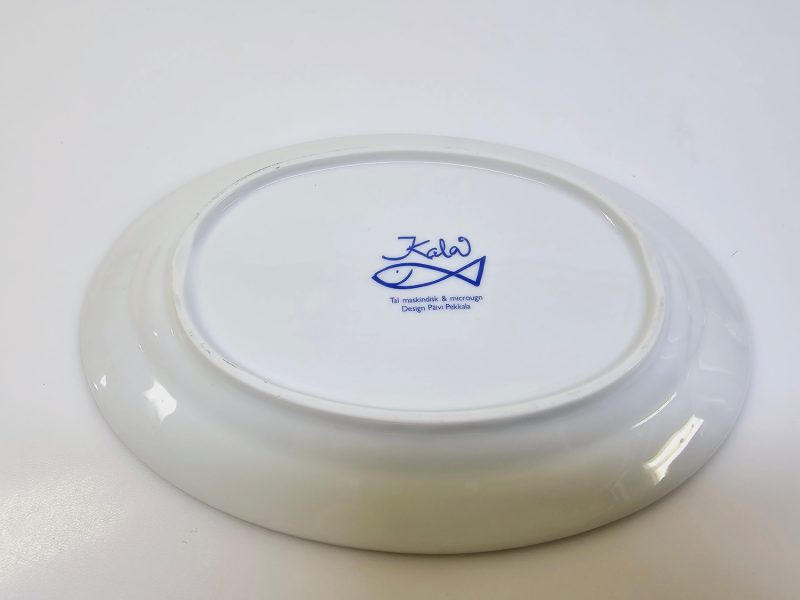 Retro serveringsfat "Kala" av Päivi Pekkala för Arabia – 24x17 cm