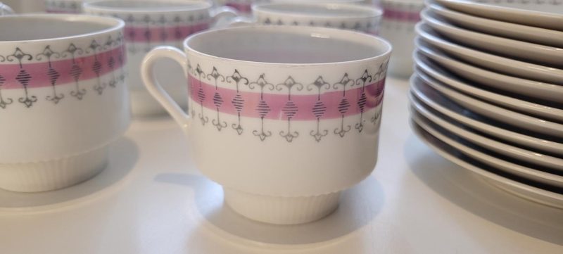 KAFFESERVIS, ROSA RAND