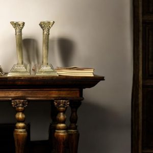 Eleganta Kolonnljusstakar, Tidigt 1900-tal – En Klassisk Skönhet för Ditt Hem