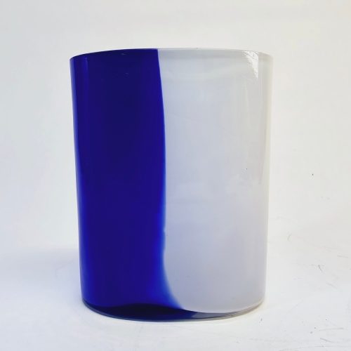 Elegant glasvas från Mats Jonasson – Modern konst från Målerås Glasbruk