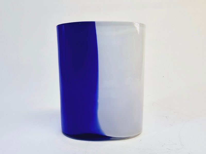 Elegant glasvas från Mats Jonasson – Modern konst från Målerås Glasbruk