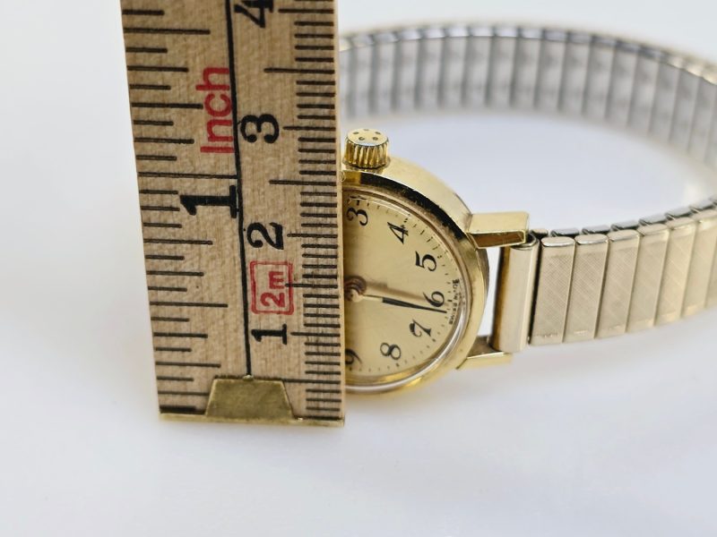 Eterna vintage damklocka i klassisk design