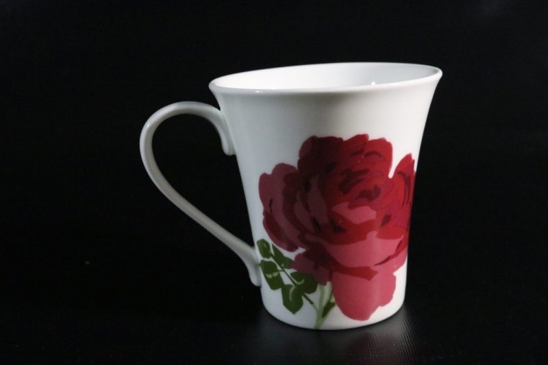 Exklusiv Mugg från 222 Fifth – "Summer Rose" Bone China