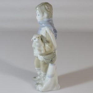 Figurin, pojke med lamm, 20cm