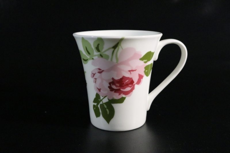 Exklusiv Mugg från 222 Fifth – "Summer Rose" Bone China