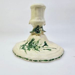 Charmig vintage ljusstake i keramik – Handmålad med naturmotiv