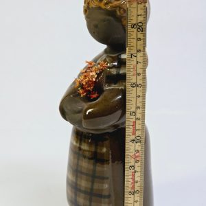 Keramisk figur "Kvinna med blommor" – Design Rosa Ljung