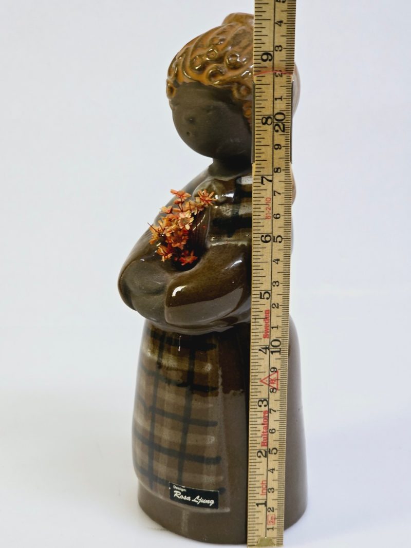 Keramisk figur "Kvinna med blommor" – Design Rosa Ljung