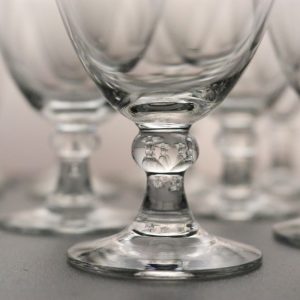 Exklusiv Glasservis med 24 Glas – Elegant och Tidlös Design