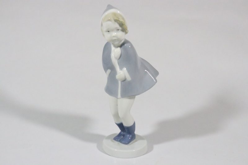 Metzler & Ortloff figur / Claire Girl in Wind #7271 / Tysk porslinsfigur