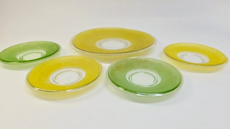 Färgglada glasfat – Set med vintagekänsla