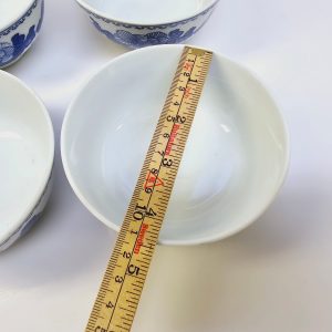 Set med fyra eleganta kinesiska skålar - Blåvitt porslin
