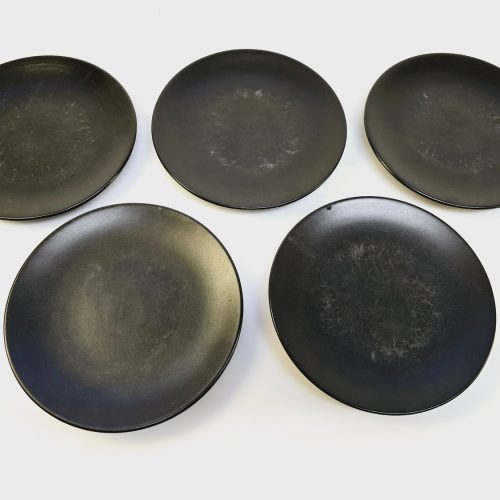 Elegant set med 5st svarta tallrikar från Ekeby