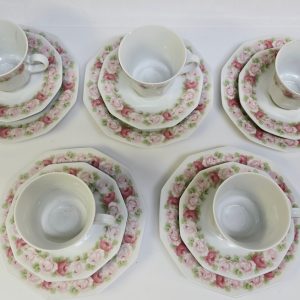Charmig kaffeservis "Rosa Symphonia" från Svaneholm, 15 delar