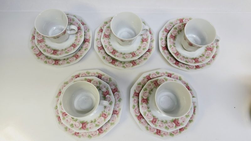 Charmig kaffeservis "Rosa Symphonia" från Svaneholm, 15 delar