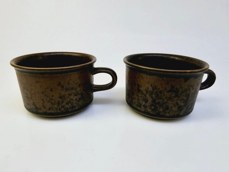 Vackra Arabia-muggar i klassisk design – Vintage från Finland